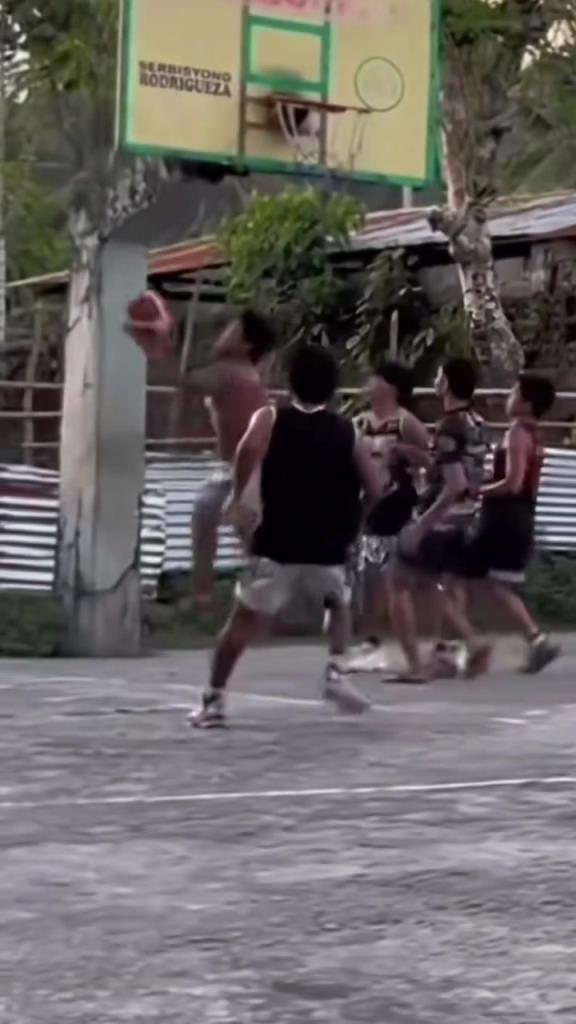 我都準備好嘲笑他了，結果被他帥到了