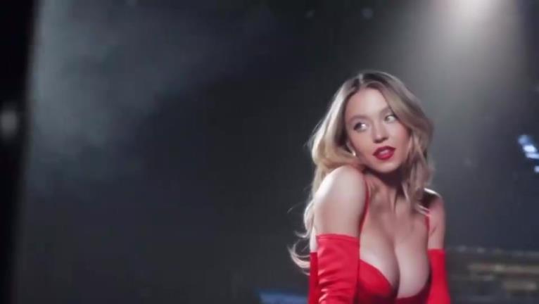 此前觀戰(zhàn)紐約德比！賣含洗澡水肥皂的悉尼妹太清楚自身優(yōu)勢(shì)了