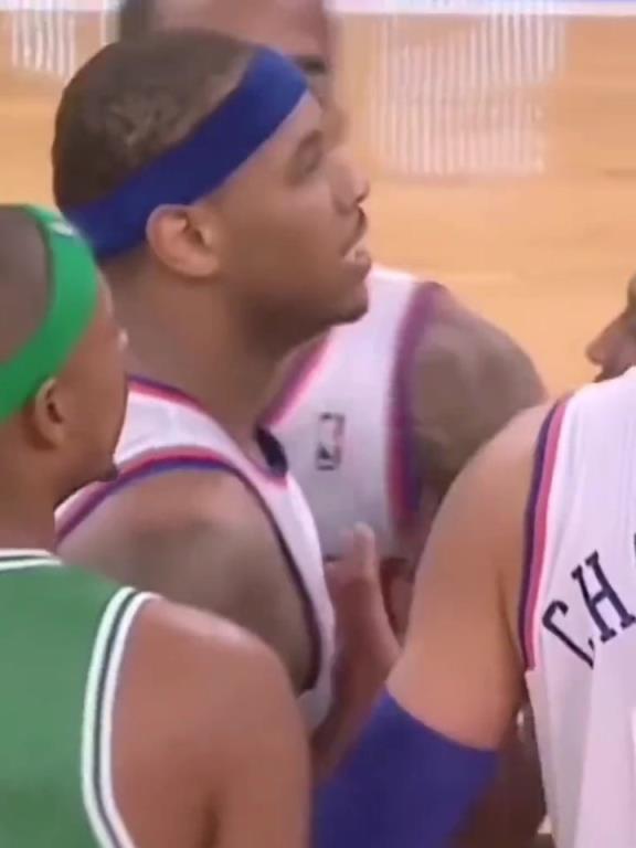 社會(huì)瓜！當(dāng)年安東尼與加內(nèi)特發(fā)生沖突，賽后瓜哥帶人堵綠軍大巴